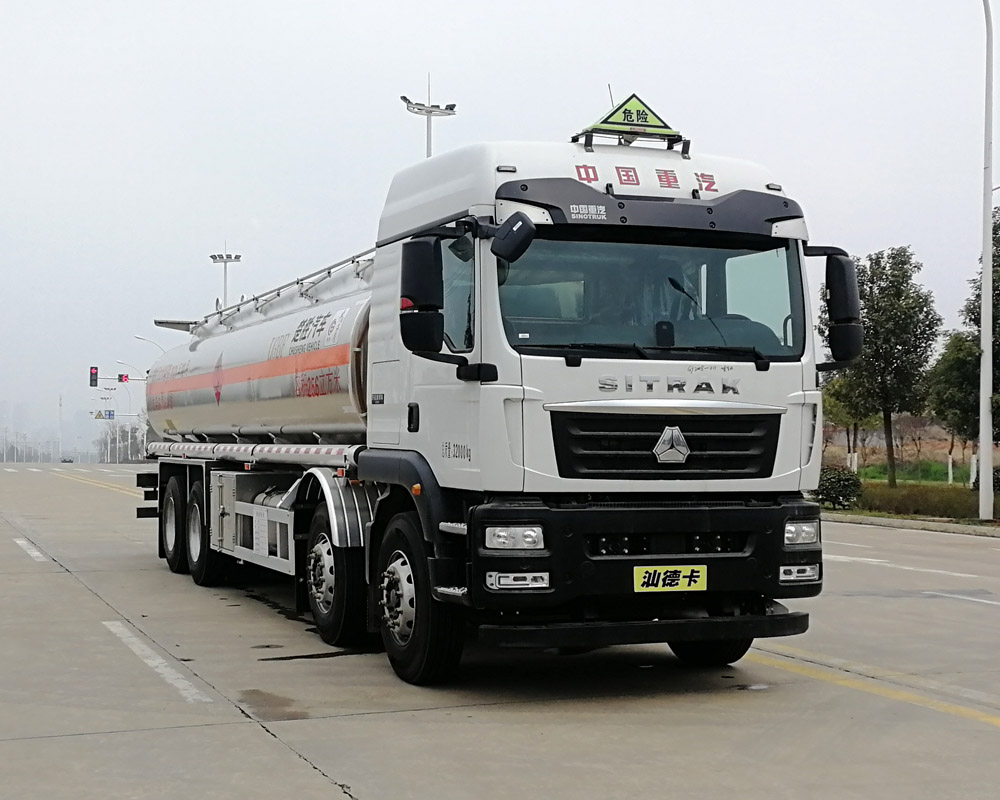 楚勝牌CSC5326GYYLZK6A型鋁合金運油車