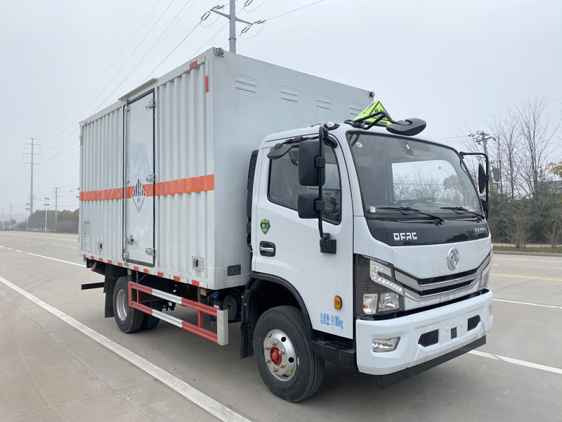 楚勝牌CSC5095XZW6雜項危險物品廂式運輸車